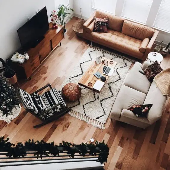 چیدمان نامتقارن مبل هفت نفره