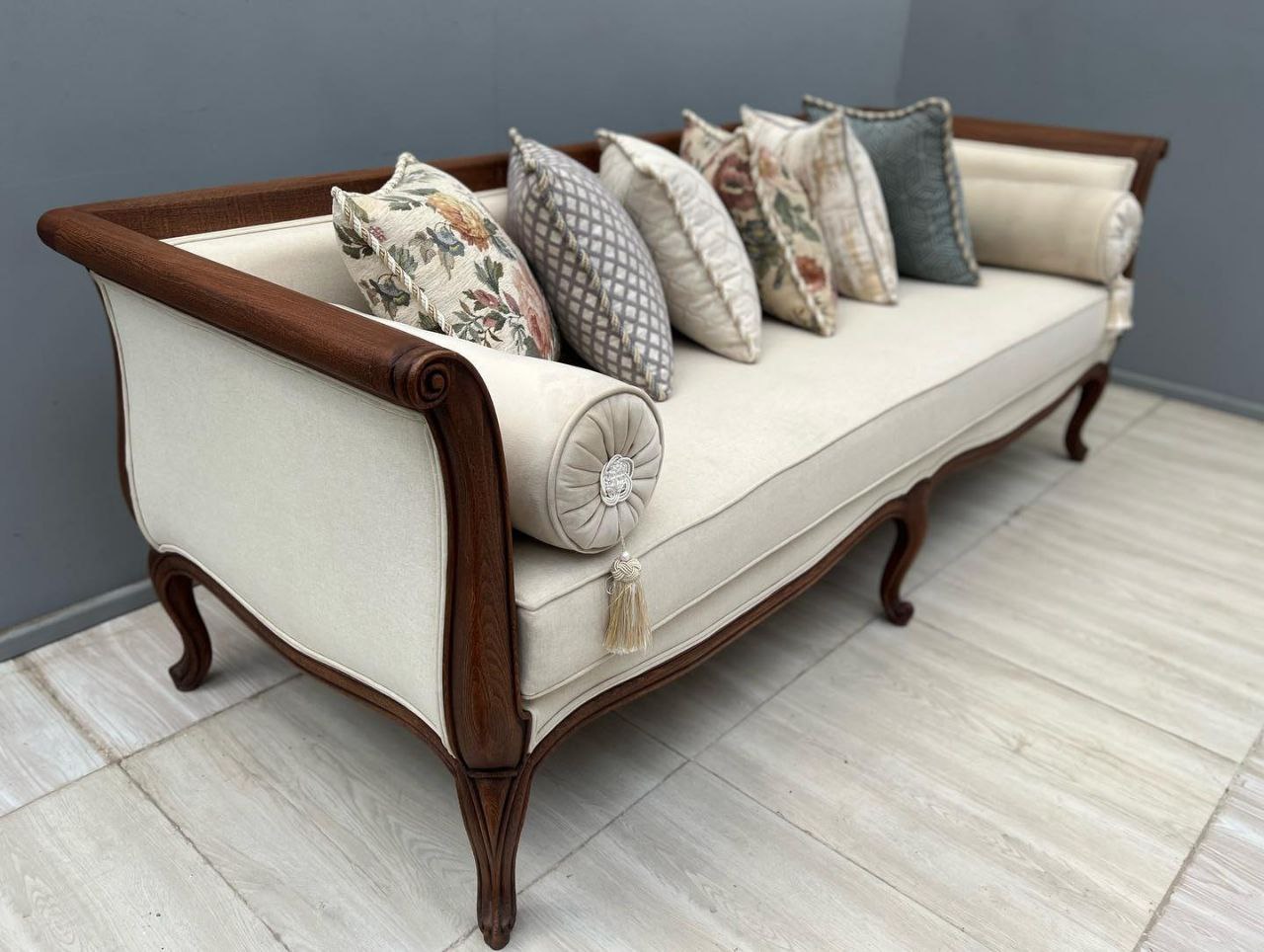 مبل کلاسیک فرانسوی آنجل 8 نفره