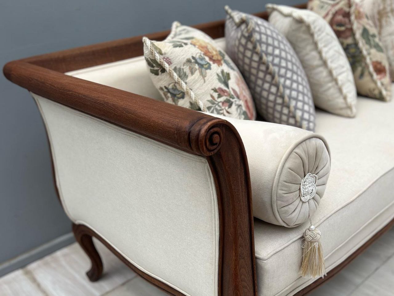 مبل کلاسیک فرانسوی آنجل 8 نفره