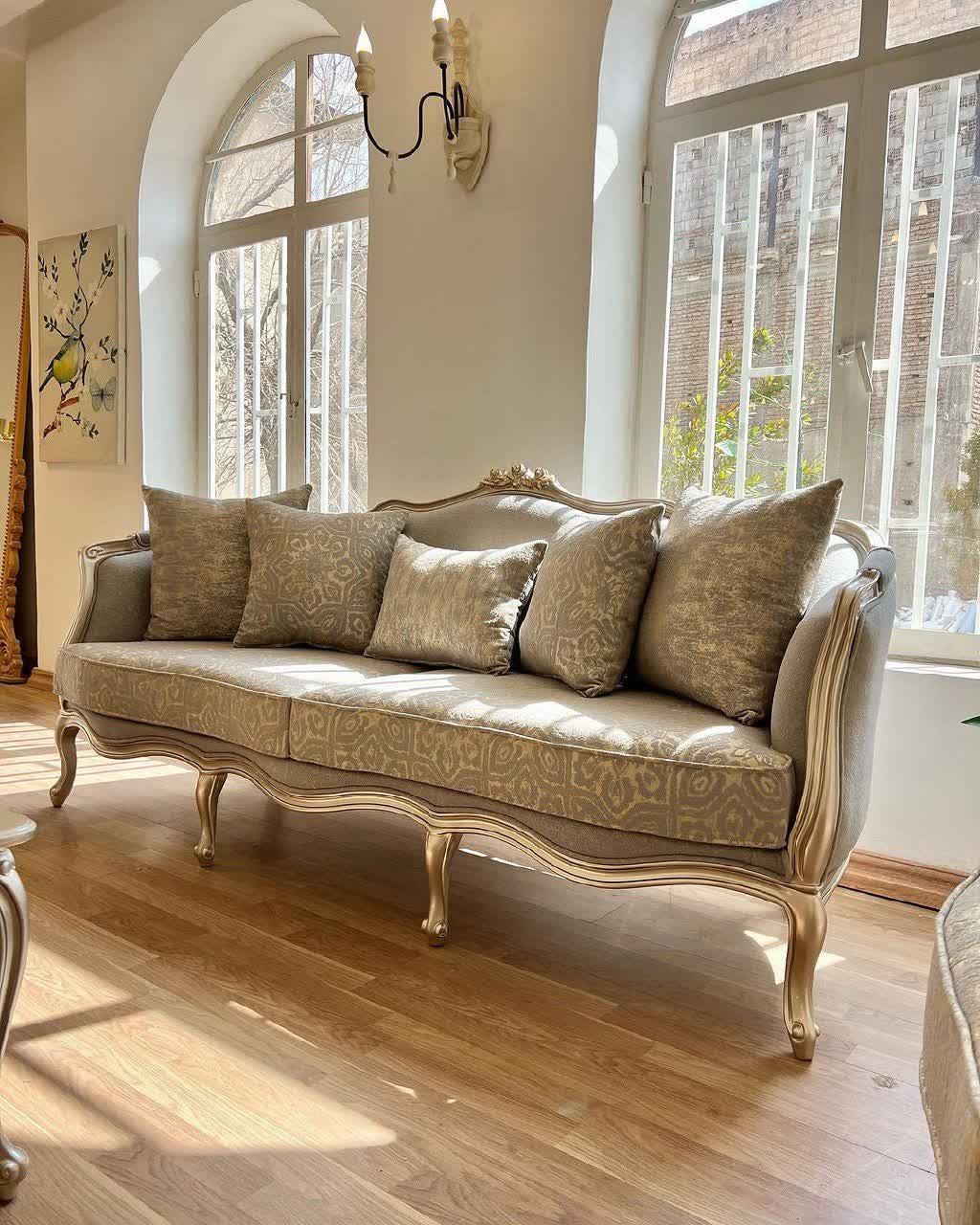 مبل کلاسیک فرانسوی سه گل 7 نفره