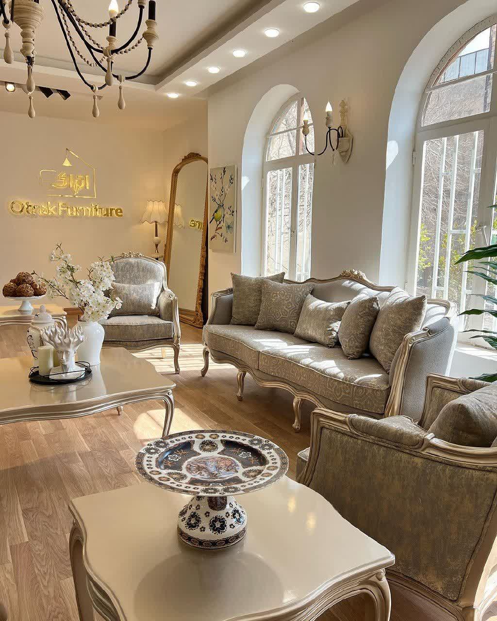 مبل کلاسیک فرانسوی سه گل 7 نفره