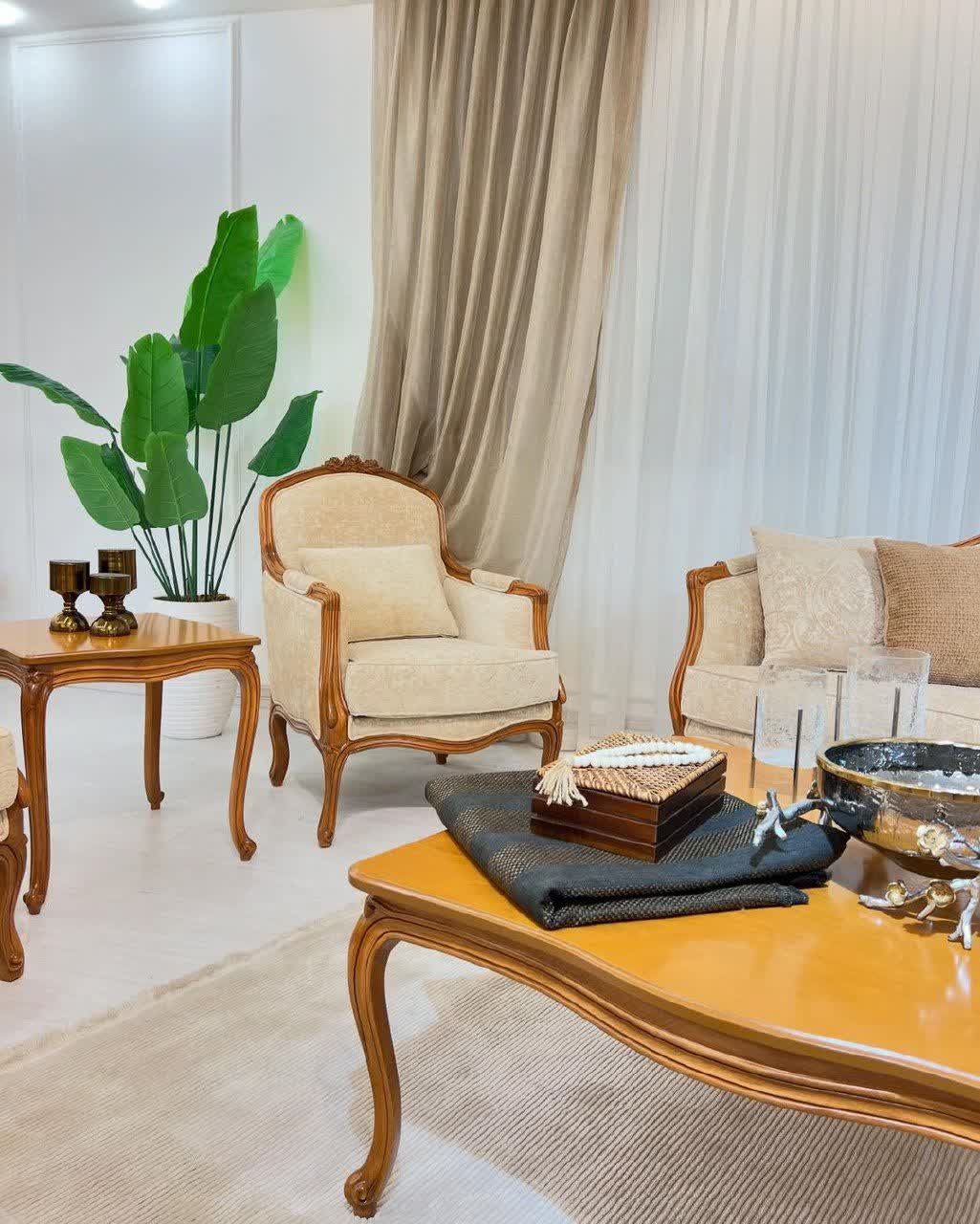 مبل کلاسیک فرانسوی سه گل تاج 7 نفره