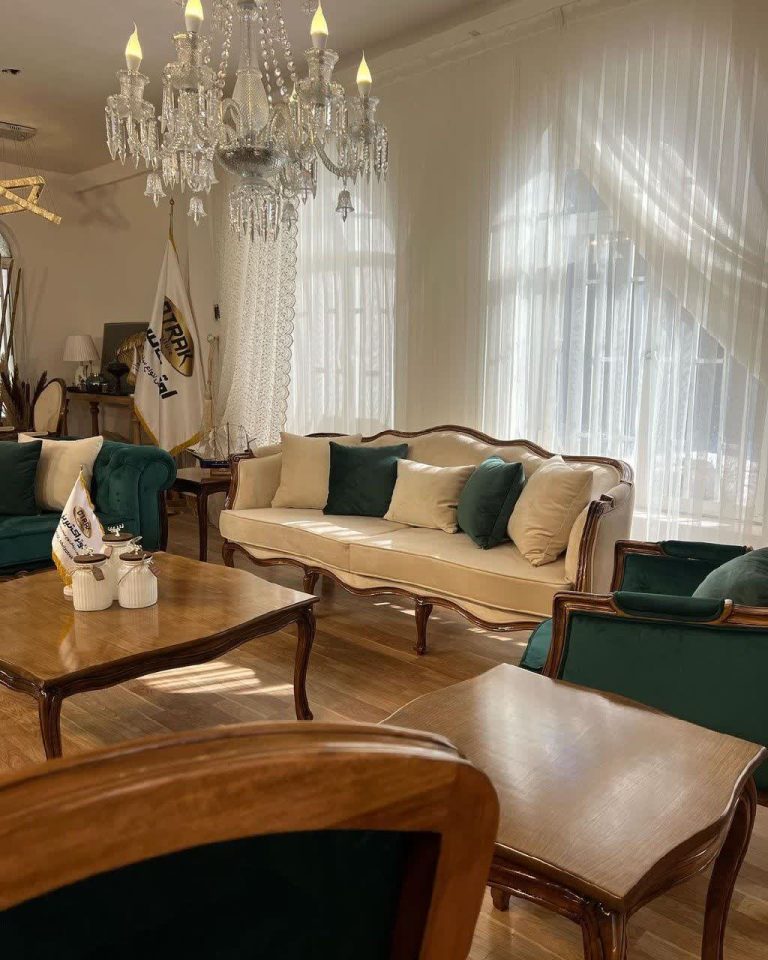 مبل کلاسیک چستر فرانسوی کیمیا 8 نفره