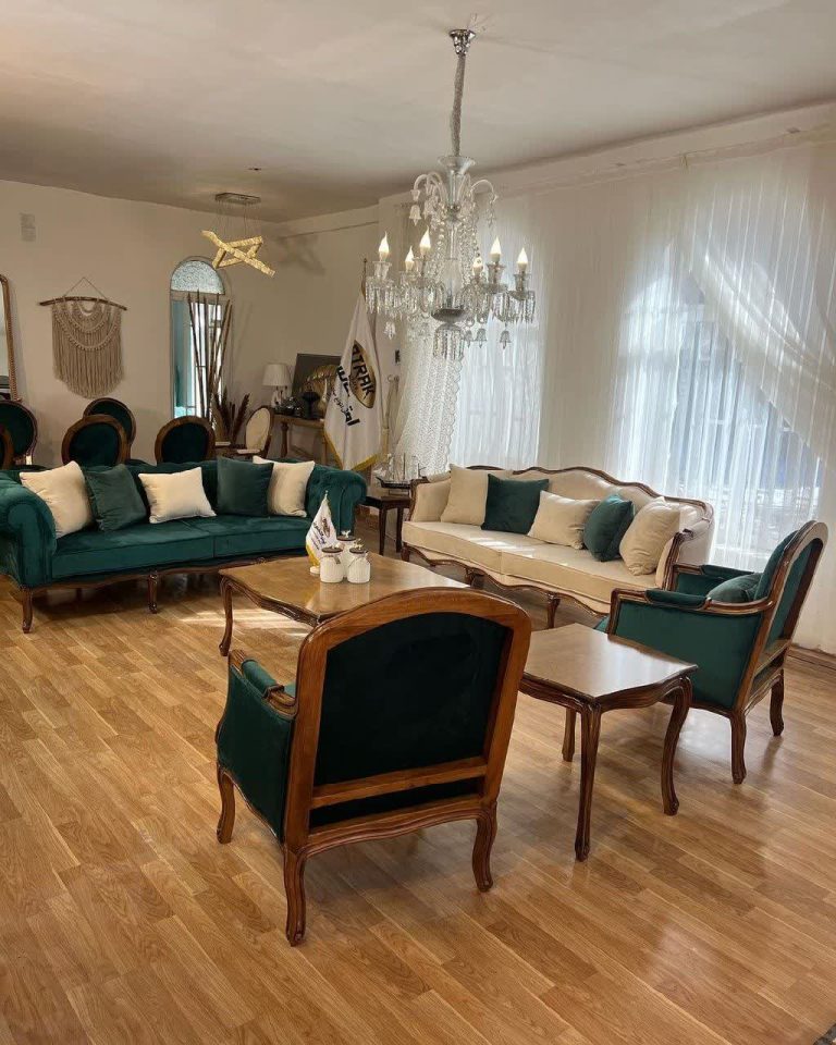 مبل کلاسیک چستر فرانسوی کیمیا 8 نفره