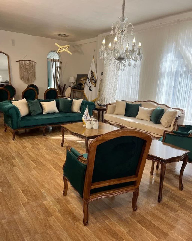 مبل کلاسیک چستر فرانسوی کیمیا 8 نفره