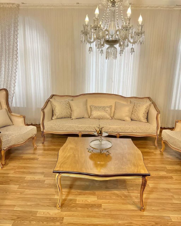 مبل کلاسیک فرانسوی آرنا 7 نفره