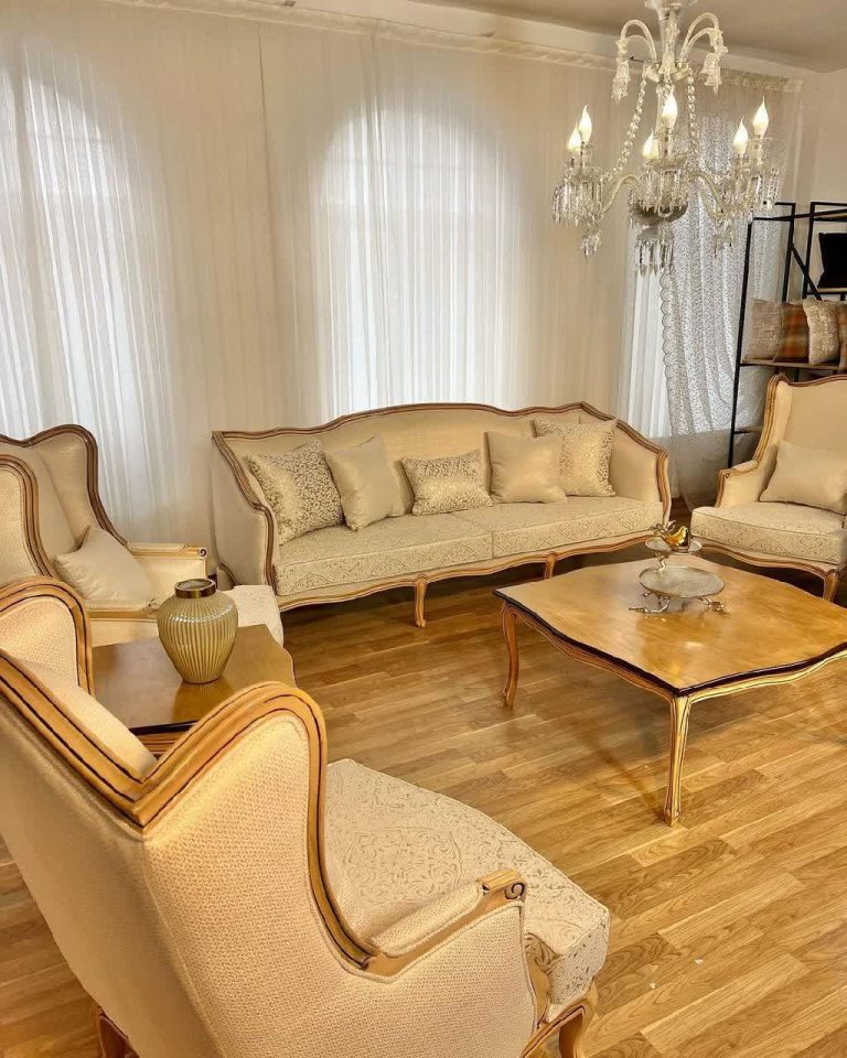 مبل کلاسیک فرانسوی آرنا 7 نفره