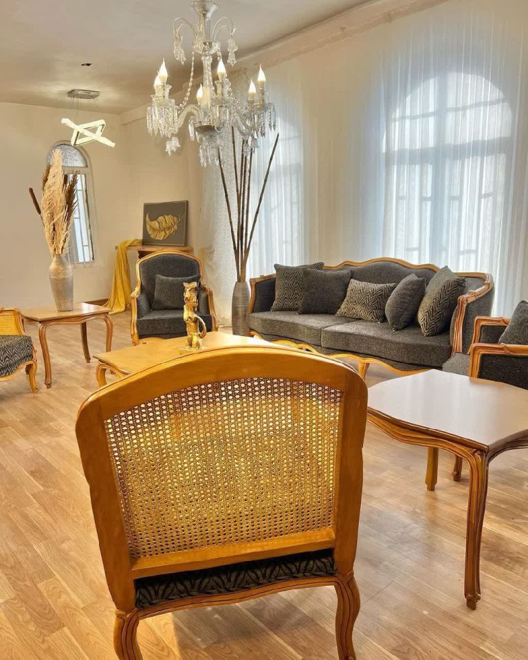 مبل کلاسیک فرانسوی کارن 7 نفره