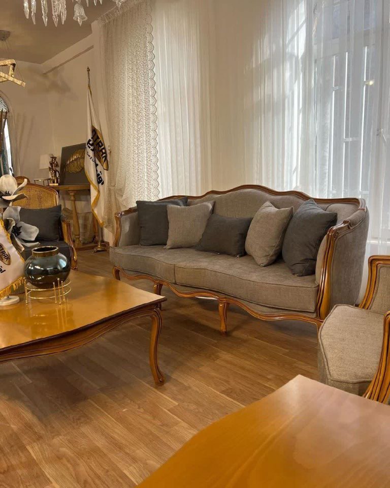 مبل کلاسیک فرانسوی کیان 7 نفره