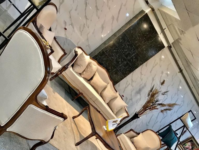 مبل کلاسیک فرانسوی پریا 7 نفره