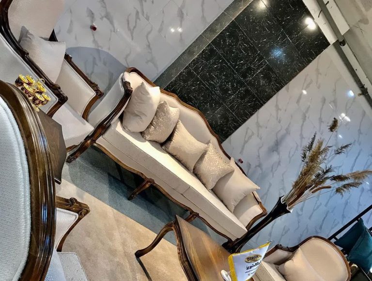 مبل کلاسیک فرانسوی پریا 7 نفره