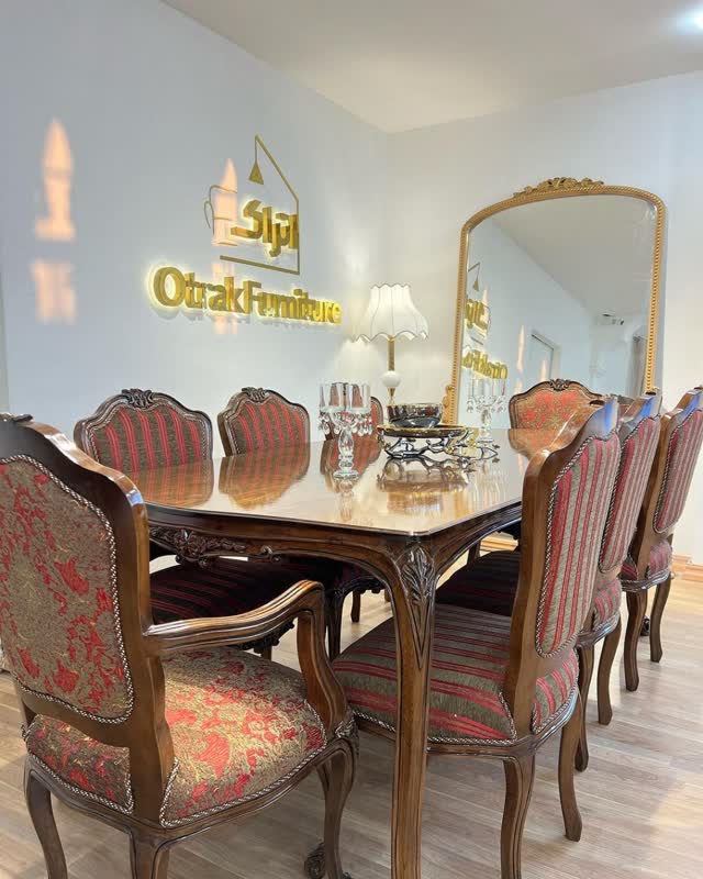 مبل کلاسیک لورنزو  7  نفره