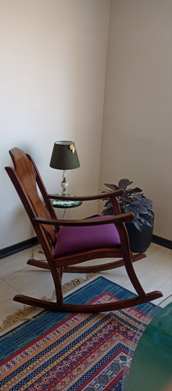 صندلی راک کلاسیک ساده