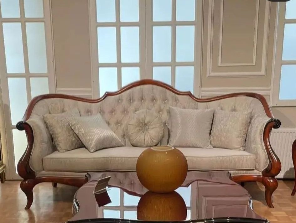 مبل کلاسیک مدل آیسان 7 نفره