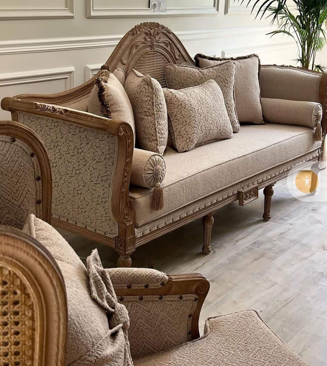 مبل کلاسیک مدل مانیا 7 نفره