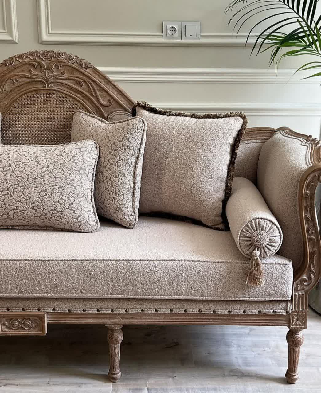 مبل کلاسیک مدل مانیا 7 نفره