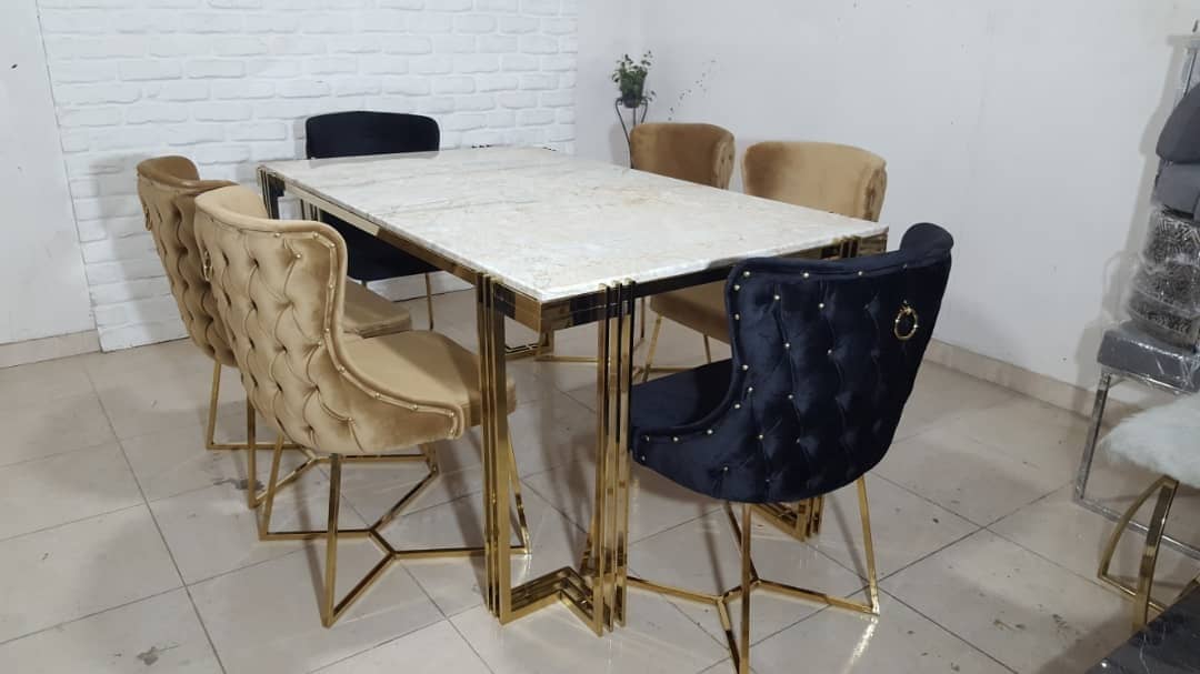 میز ناهارخوری لیزری طلایی 4 _ 6  نفره