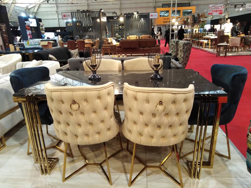 میز ناهارخوری لیزری طلایی 4 _ 6  نفره