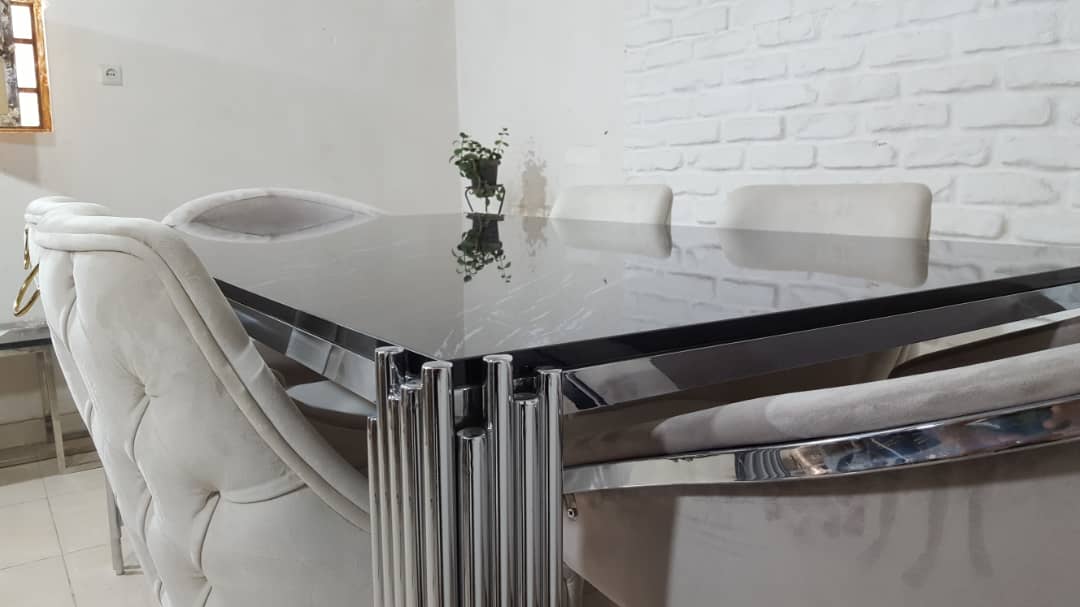 میز ناهارخوری پیانو 4 _ 6  نفره