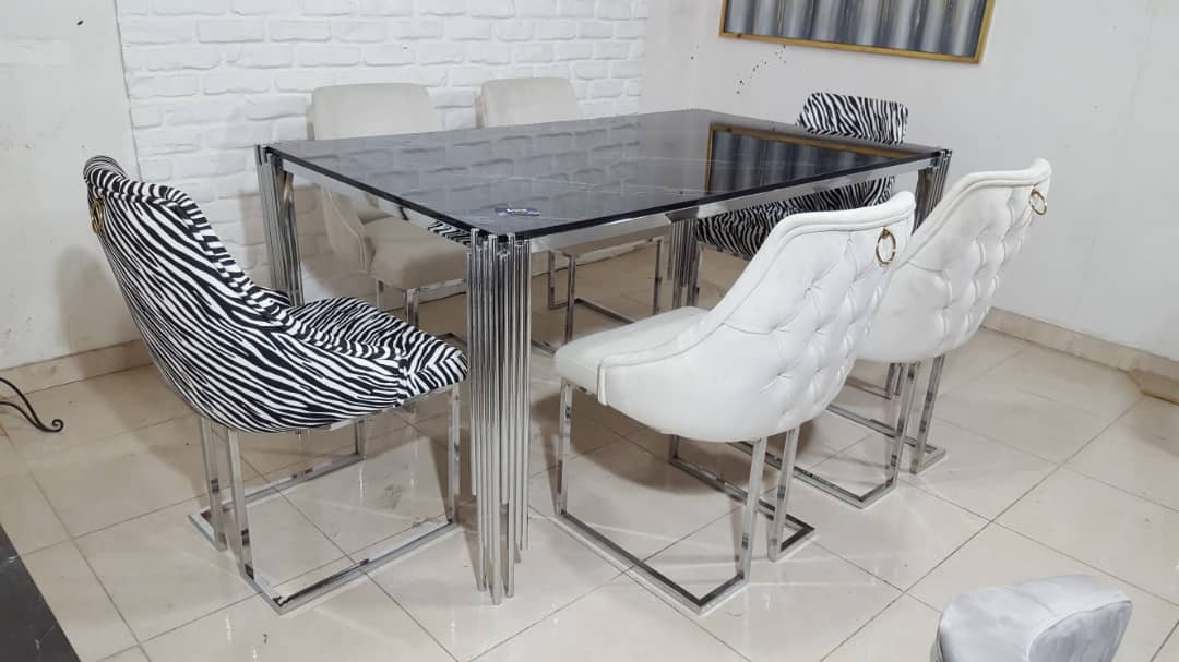 میز ناهارخوری پیانو 4 _ 6  نفره