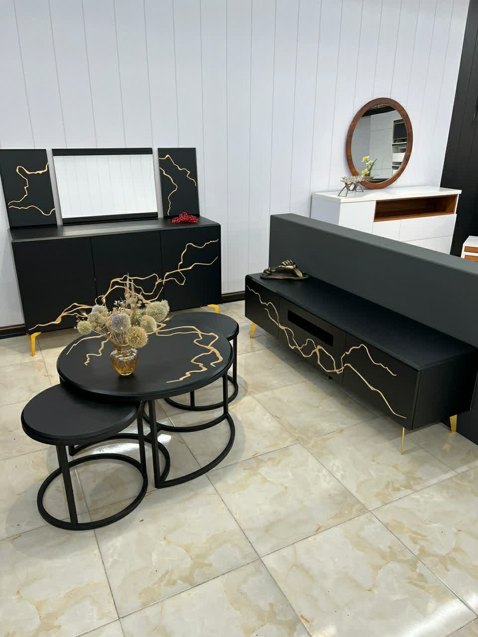 آینه کنسول هوگو