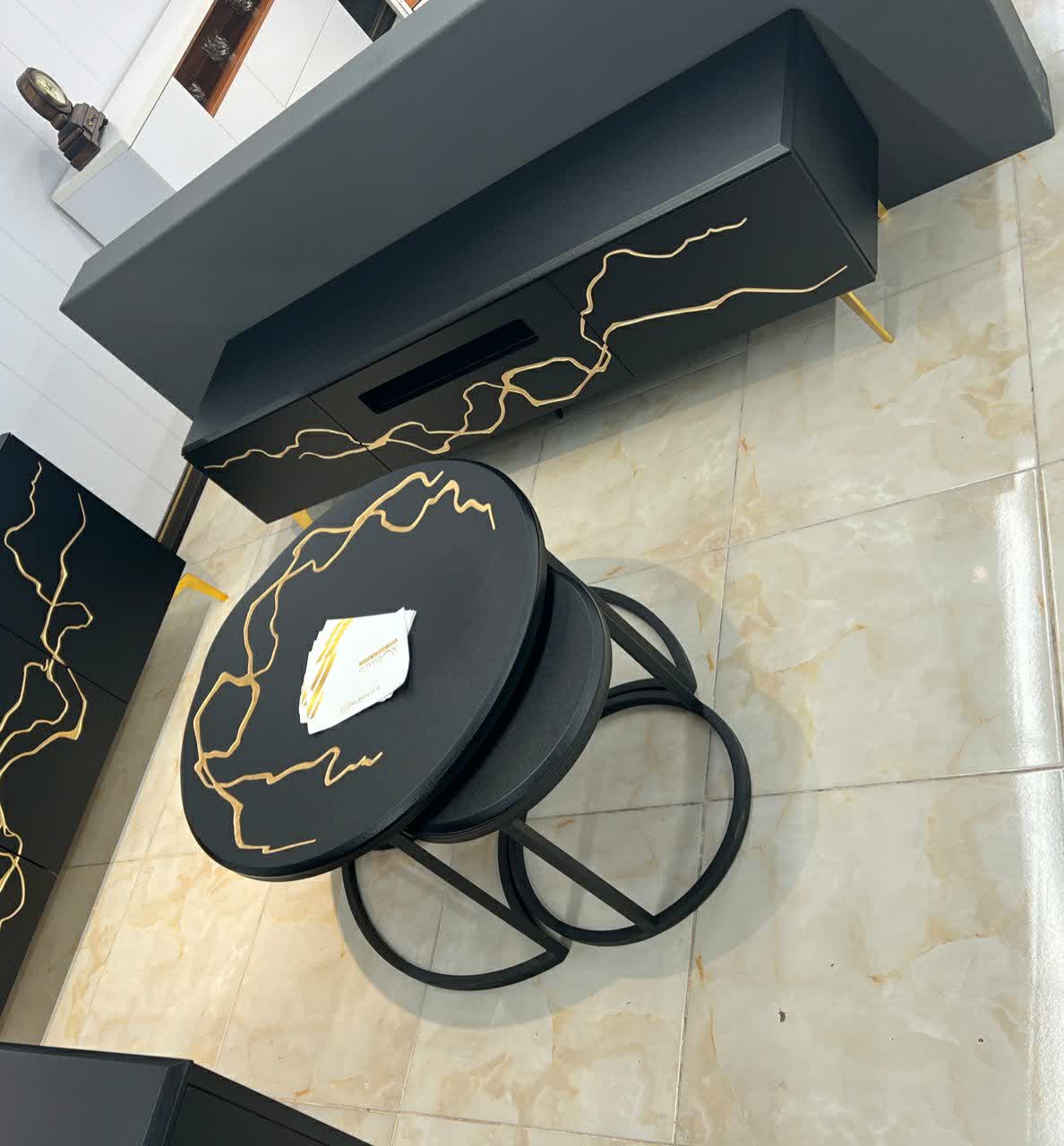 آینه کنسول هوگو