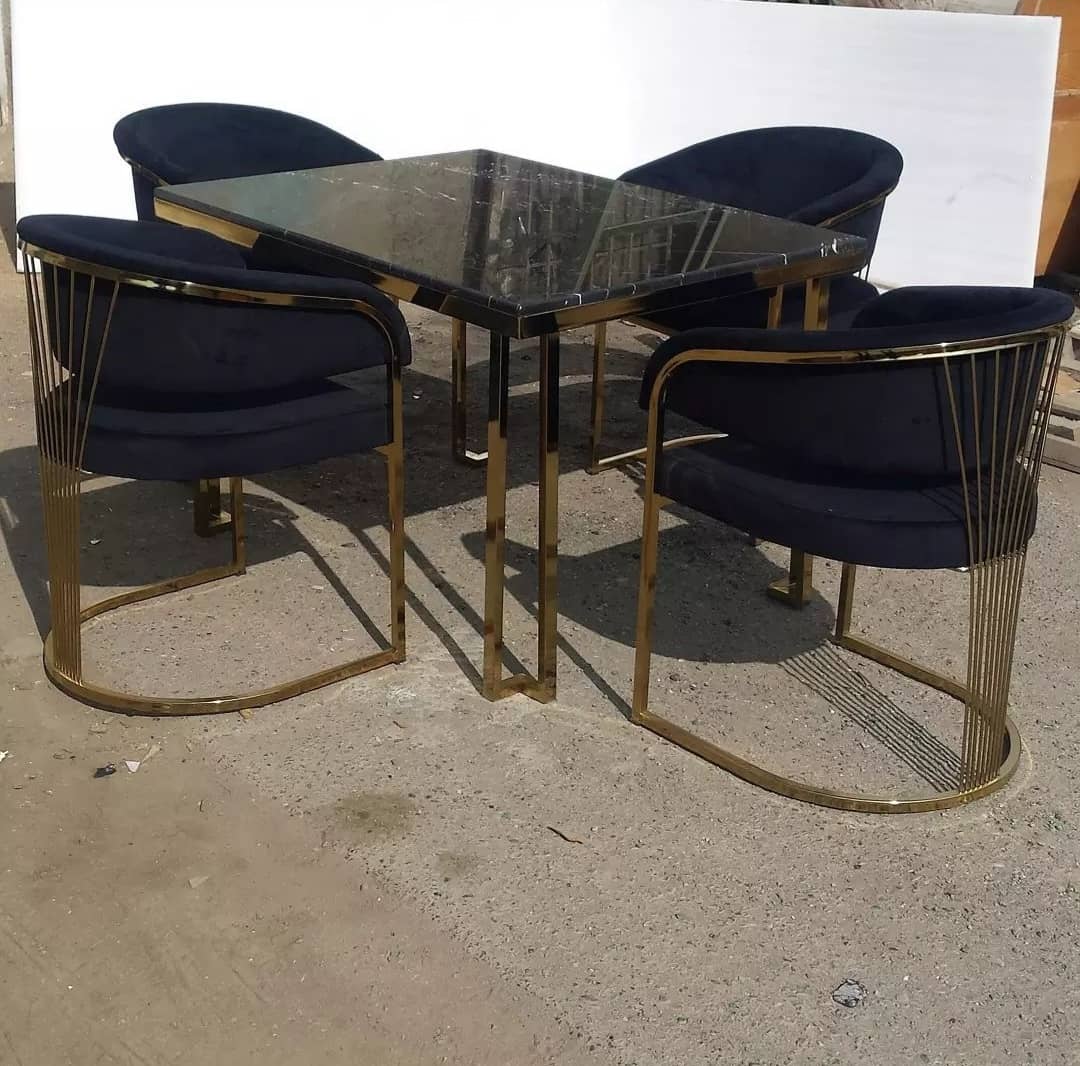 میز ناهارخوری سزار 4 - 6  نفره